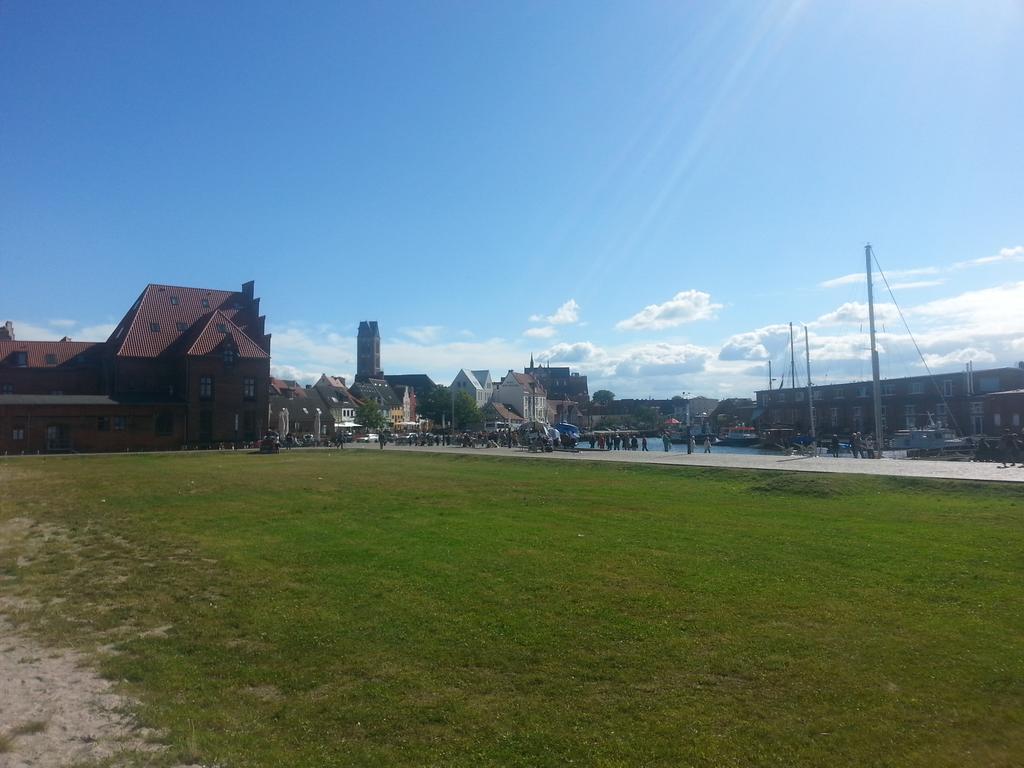 Pension Am Wassertor Wismar Exterior foto