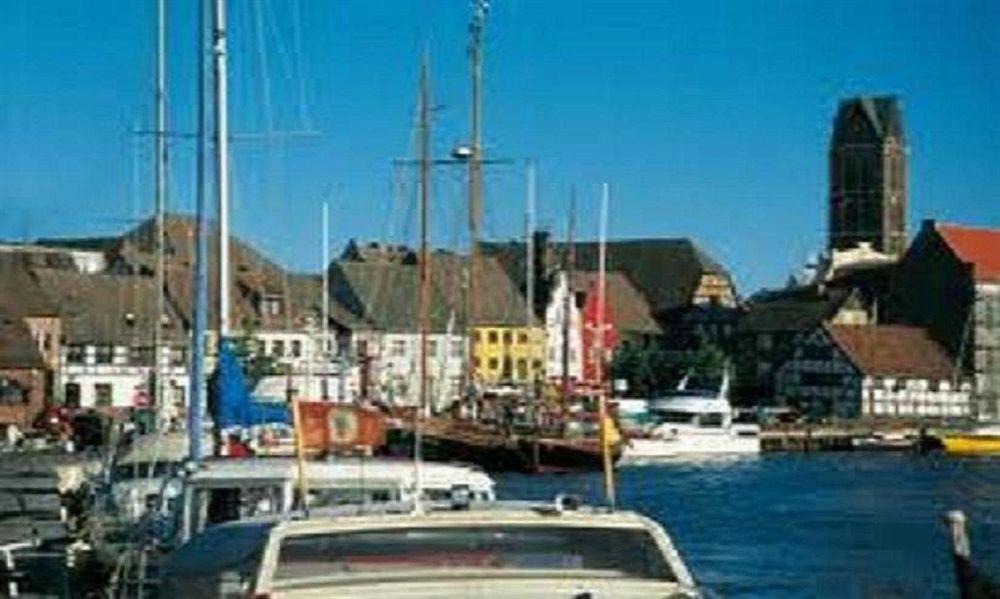 Pension Am Wassertor Wismar Exterior foto